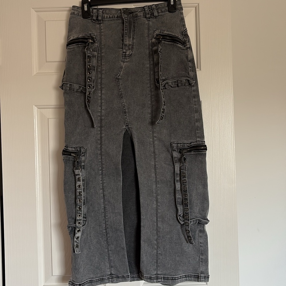 Delia’s Dolls Kill Gray Denim Maxi Skirt Slight Cargo Pockets NWOT✨Sz Small - Picture 1 of 7